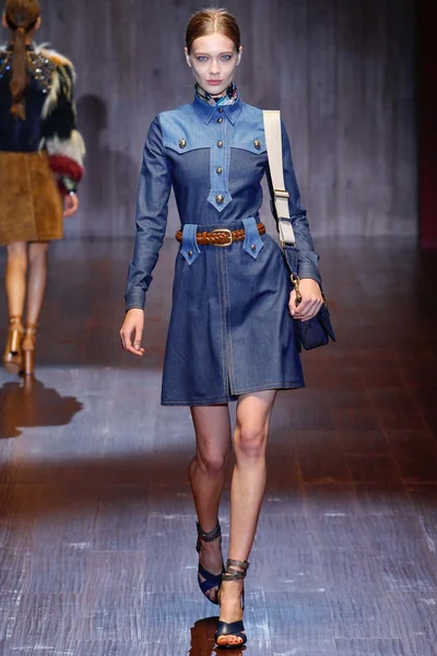 Look 27